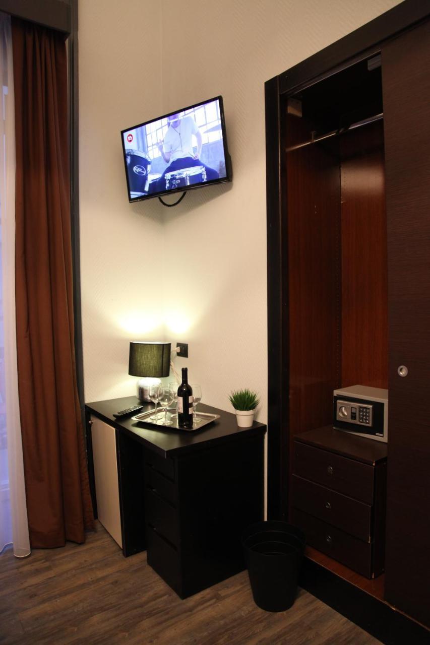 โดลเช วีตา รูม แอนด์ เบรคฟาสต์ Bed & Breakfast เนเปิลส์ ภายนอก รูปภาพ