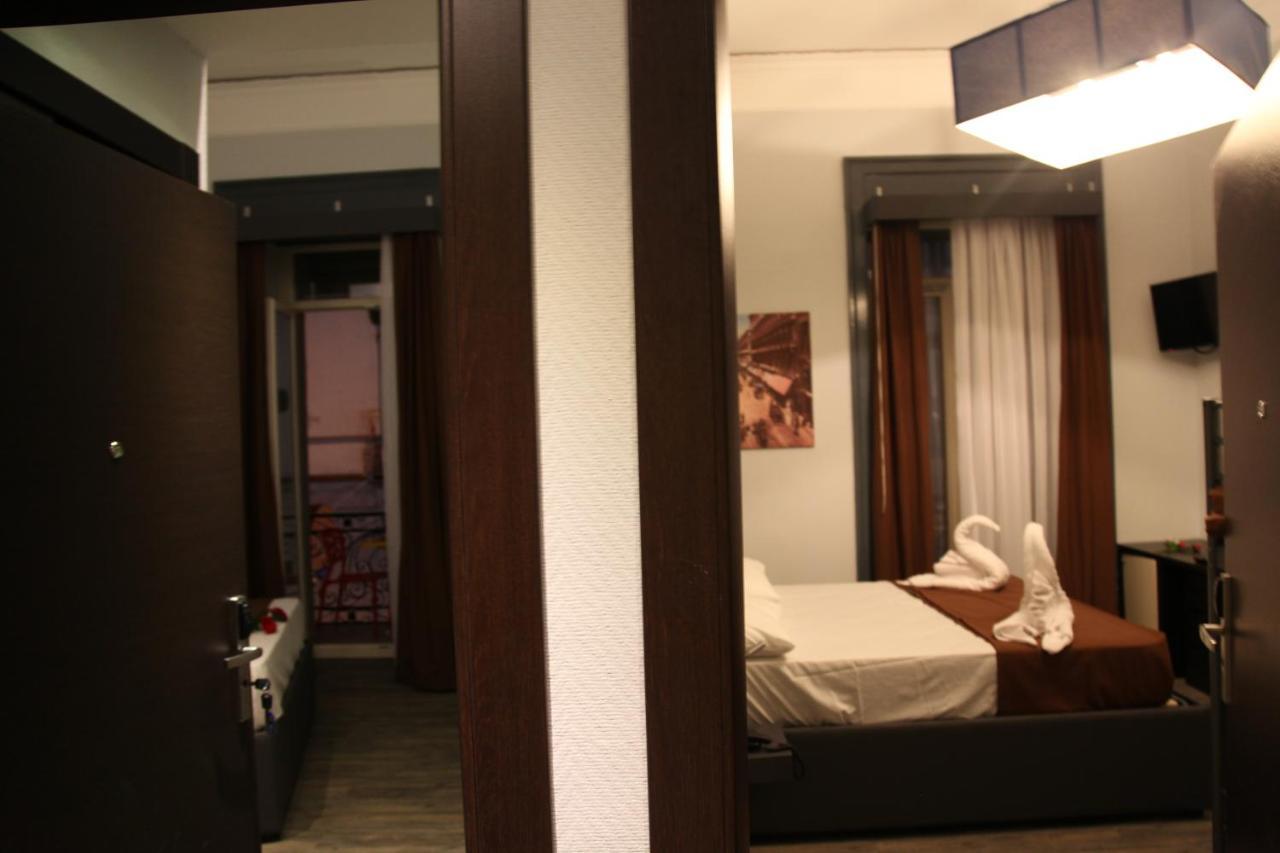 โดลเช วีตา รูม แอนด์ เบรคฟาสต์ Bed & Breakfast เนเปิลส์ ภายนอก รูปภาพ