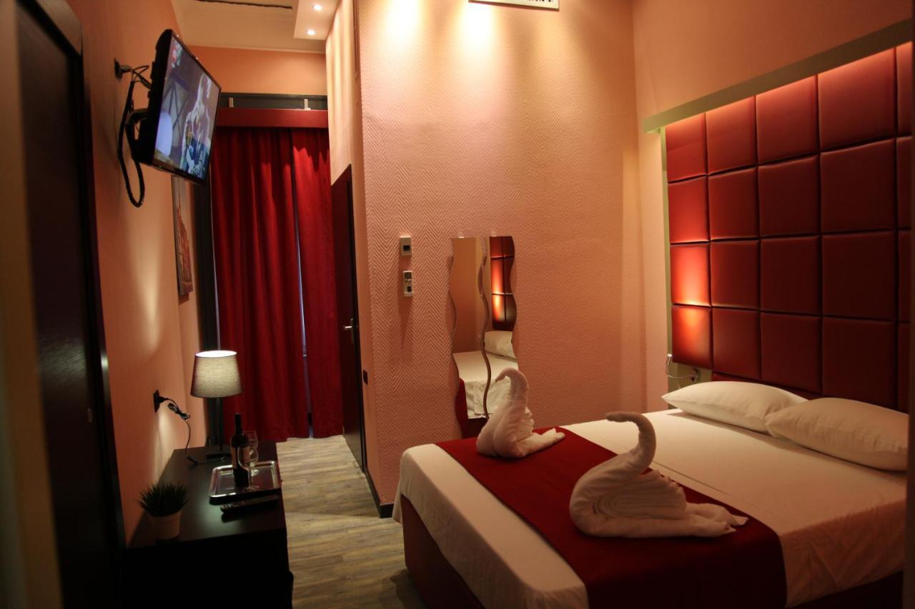 โดลเช วีตา รูม แอนด์ เบรคฟาสต์ Bed & Breakfast เนเปิลส์ ภายนอก รูปภาพ