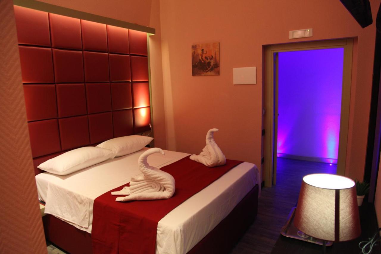 โดลเช วีตา รูม แอนด์ เบรคฟาสต์ Bed & Breakfast เนเปิลส์ ภายนอก รูปภาพ