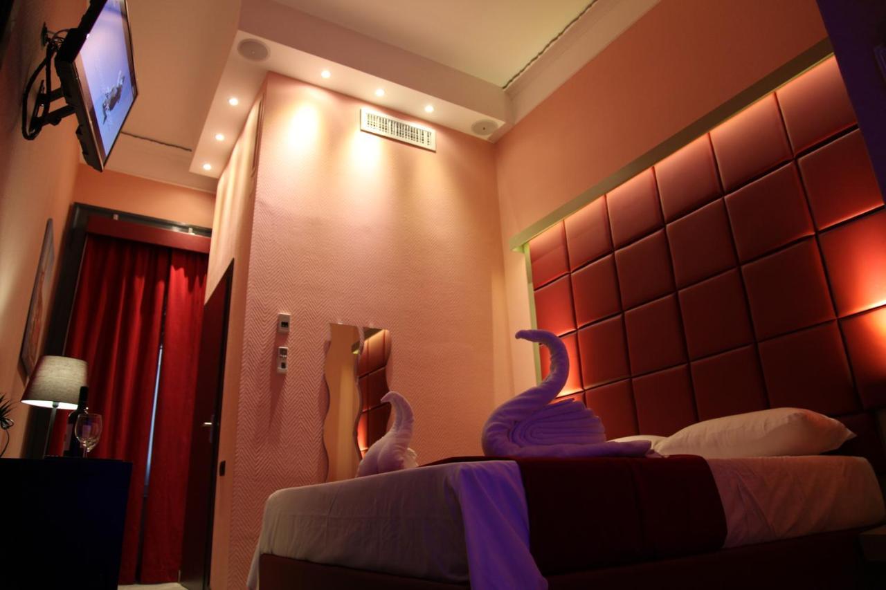 โดลเช วีตา รูม แอนด์ เบรคฟาสต์ Bed & Breakfast เนเปิลส์ ภายนอก รูปภาพ